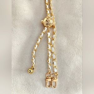 Multi use chain. Beautiful Gold and White. Purces, Wallets, Cell Phones.